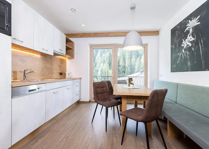 Franzerl Apartmanhotel Tux