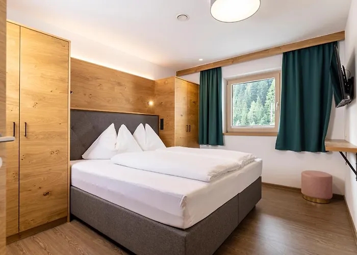 Franzerl Aparthotel Tux